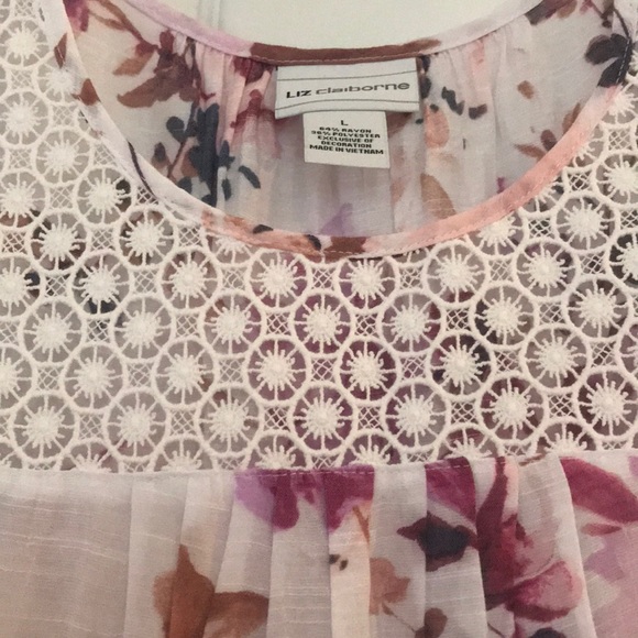 🌺Liz Claiborne Sleeveless Floral Top🌺 - Picture 2 of 6